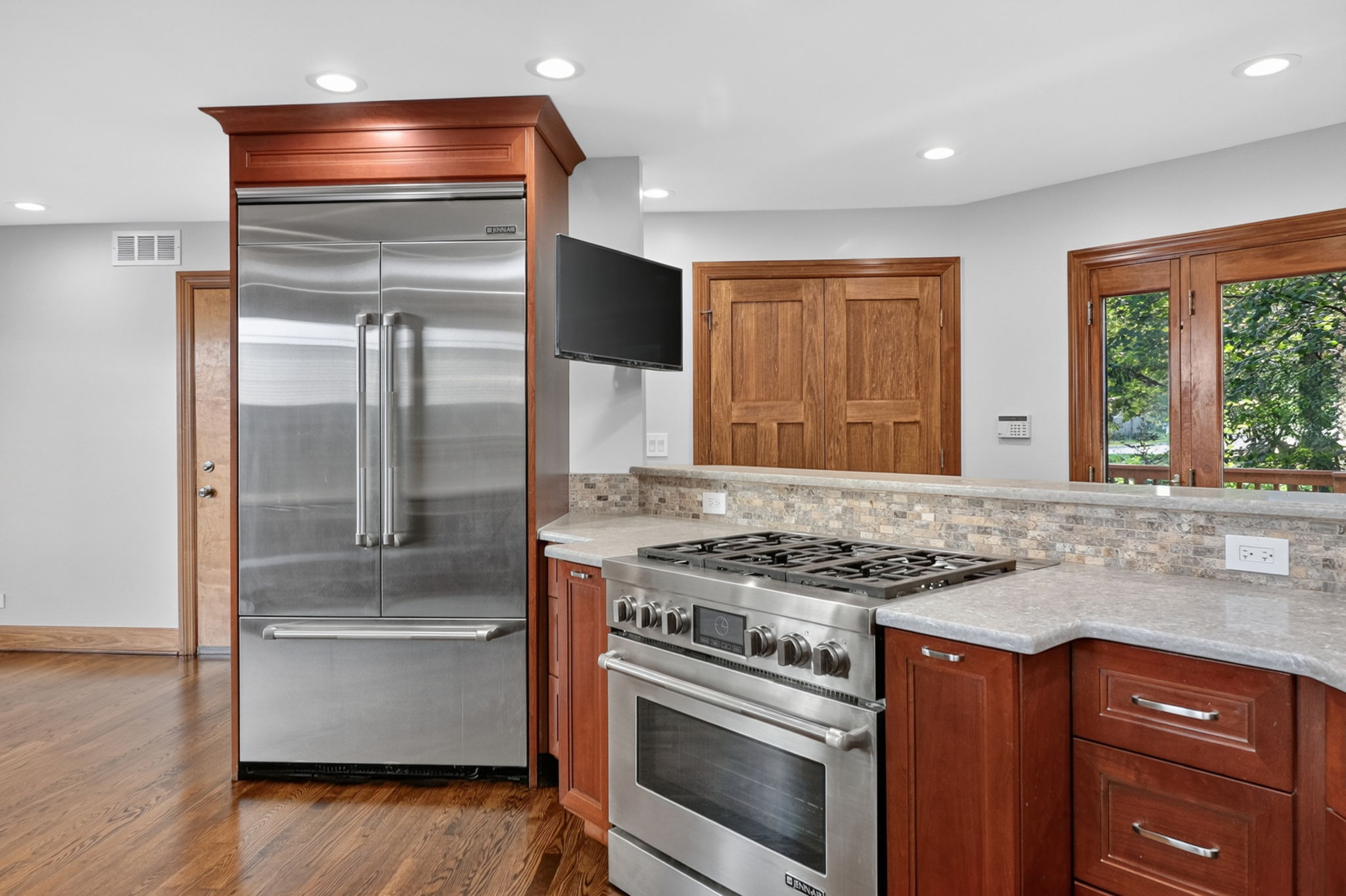 57-web-or-mls-5337 Brookbank- Floor reshoot (9)