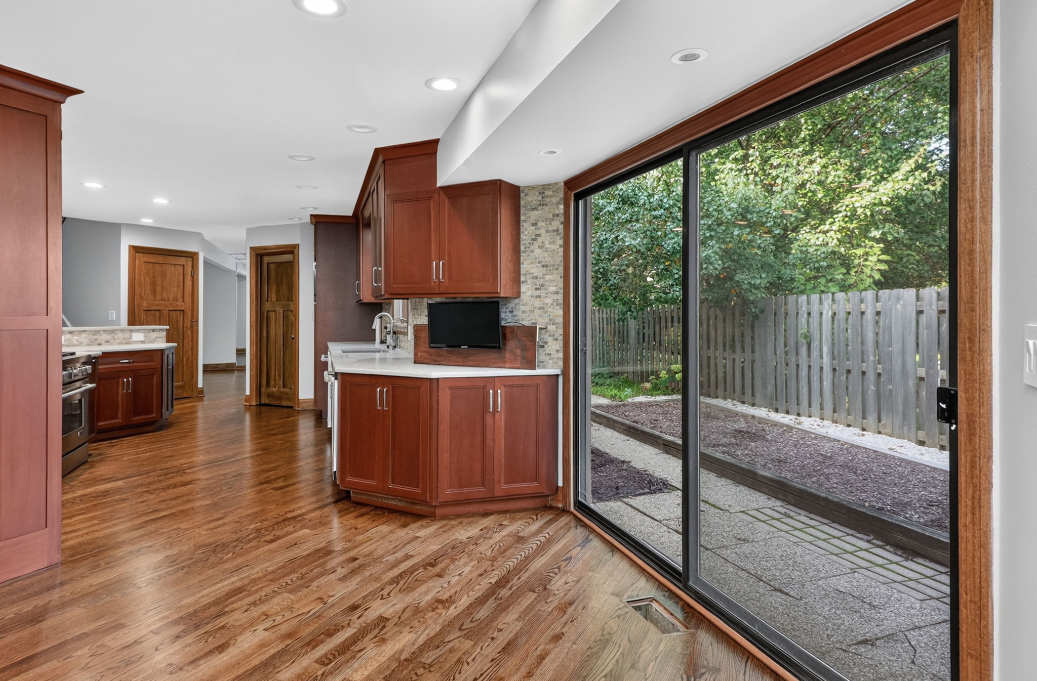 59-web-or-mls-5337 Brookbank- Floor reshoot (7)