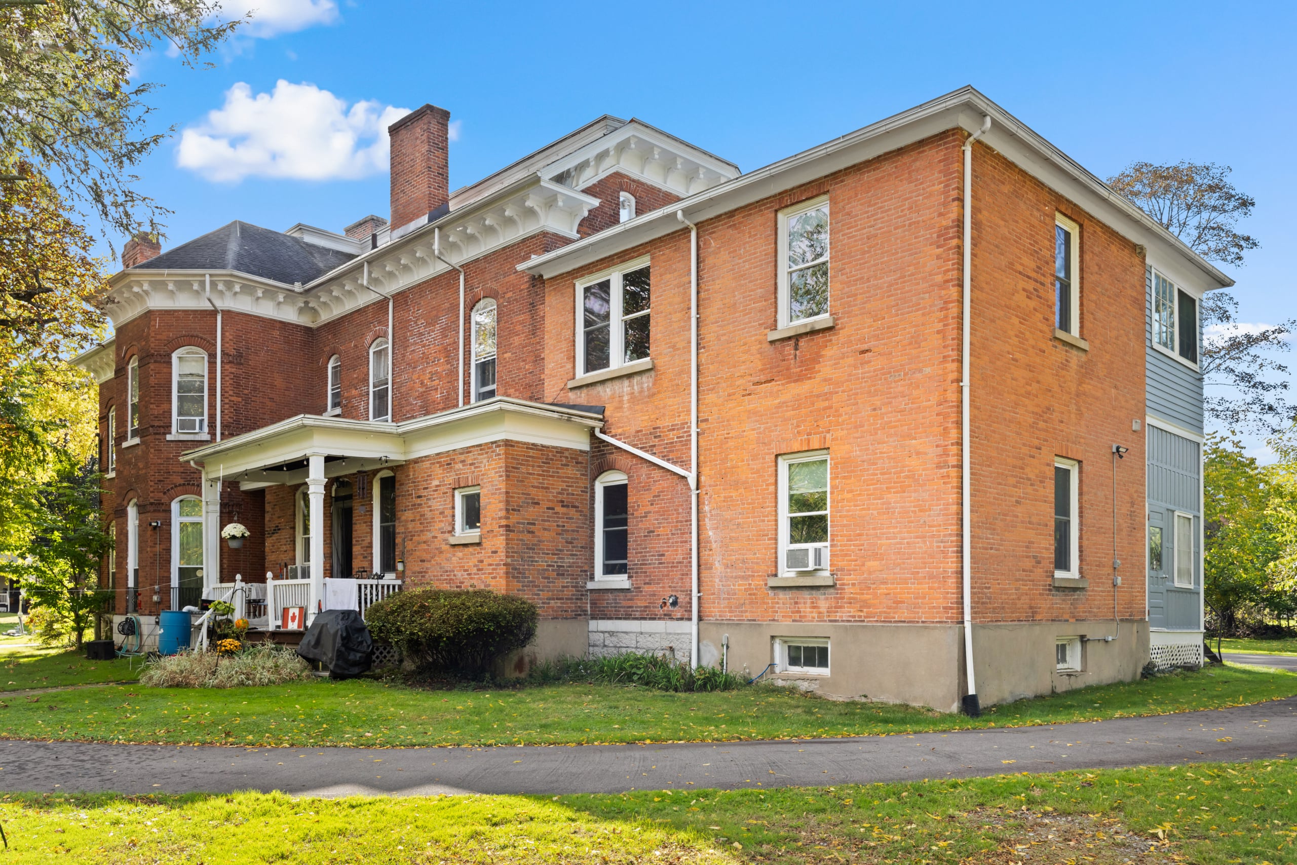 600-Castle-St-Geneva-NY-14456-04