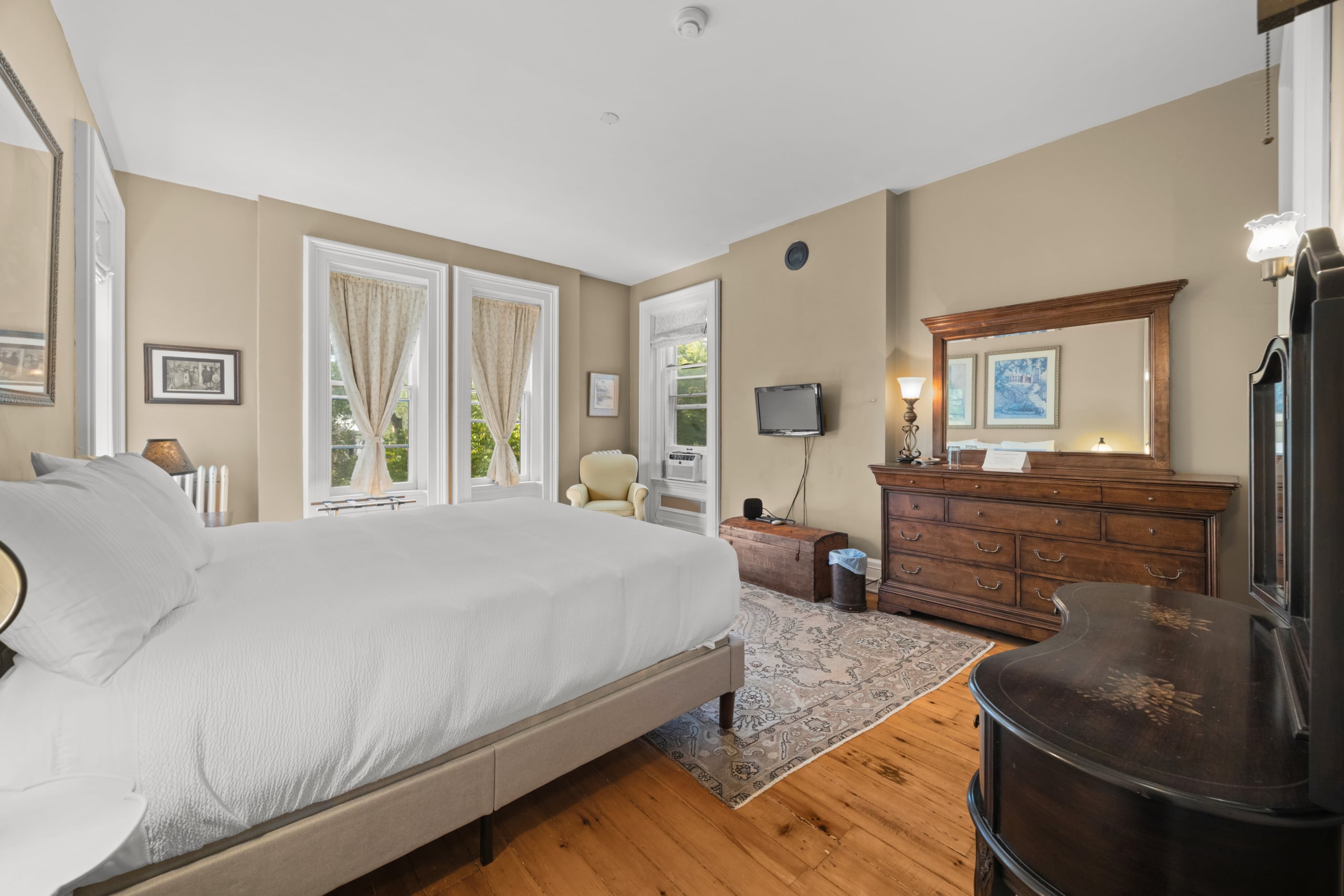 600-Castle-St-Geneva-NY-14456-40