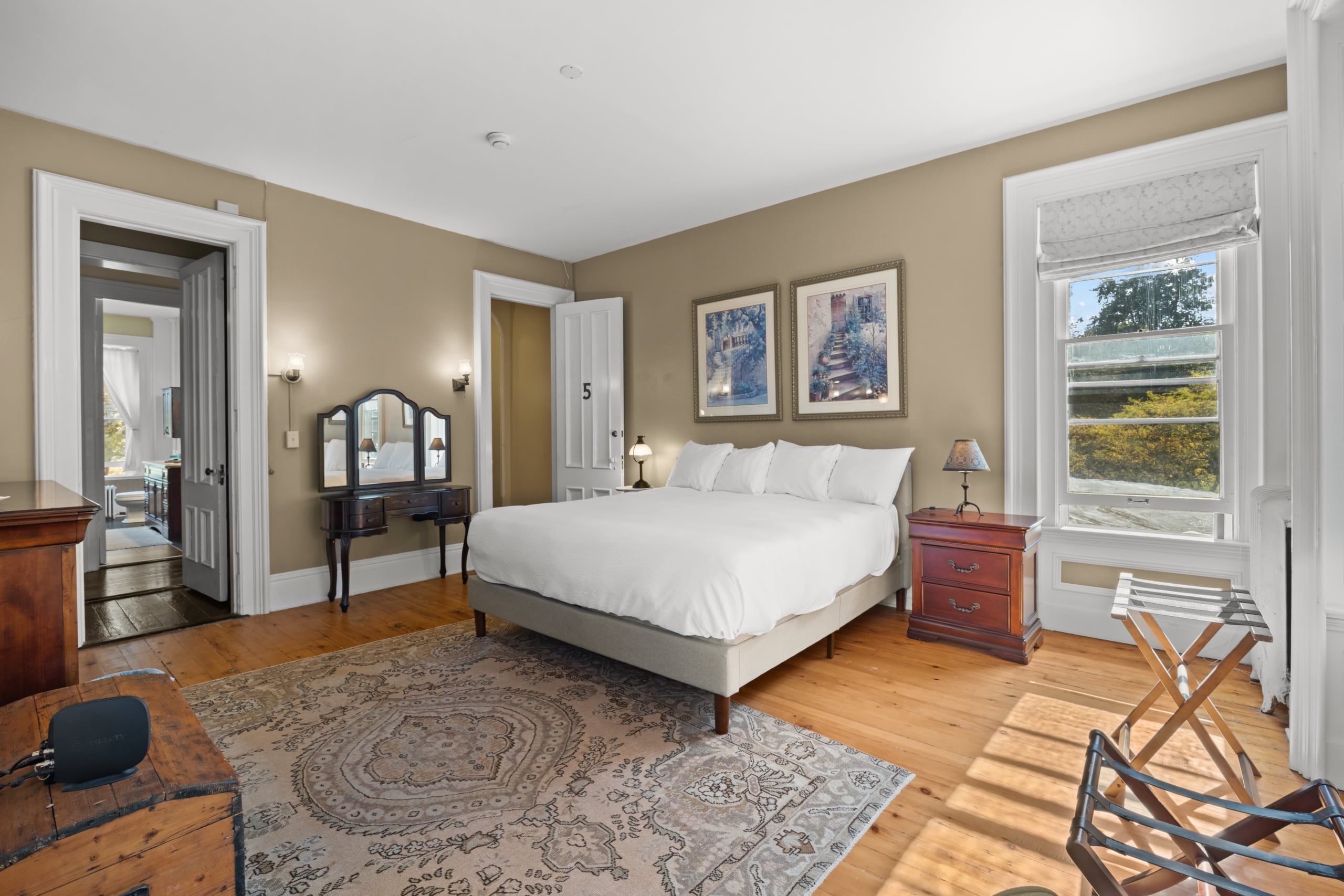 600-Castle-St-Geneva-NY-14456-41