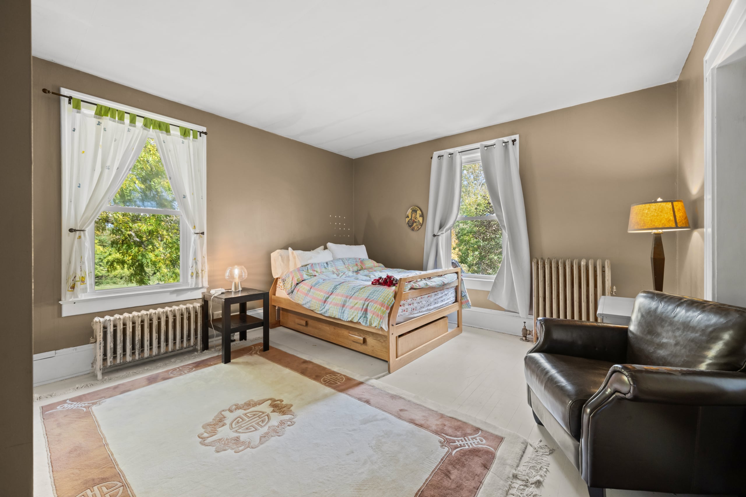 600-Castle-St-Geneva-NY-14456-47