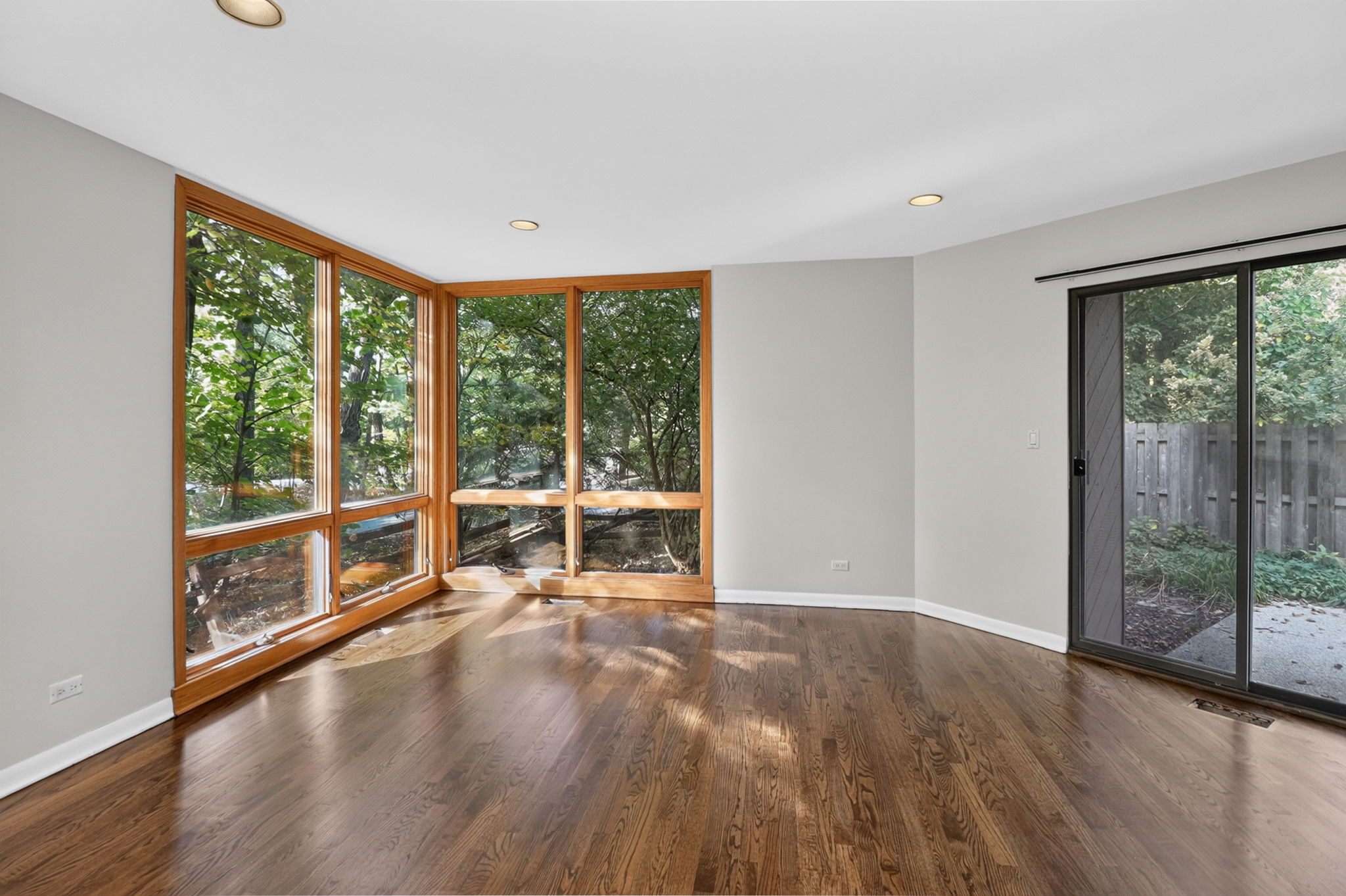 65-web-or-mls-5337 Brookbank- Floor reshoot (1)