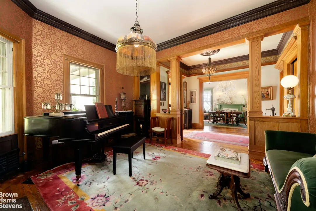 Interior architectural details of 85 Westminster Road